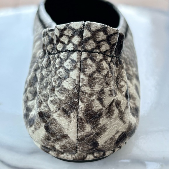 NWOT Tory Burch Minnie Snake Print Flats - Picture 9 of 11